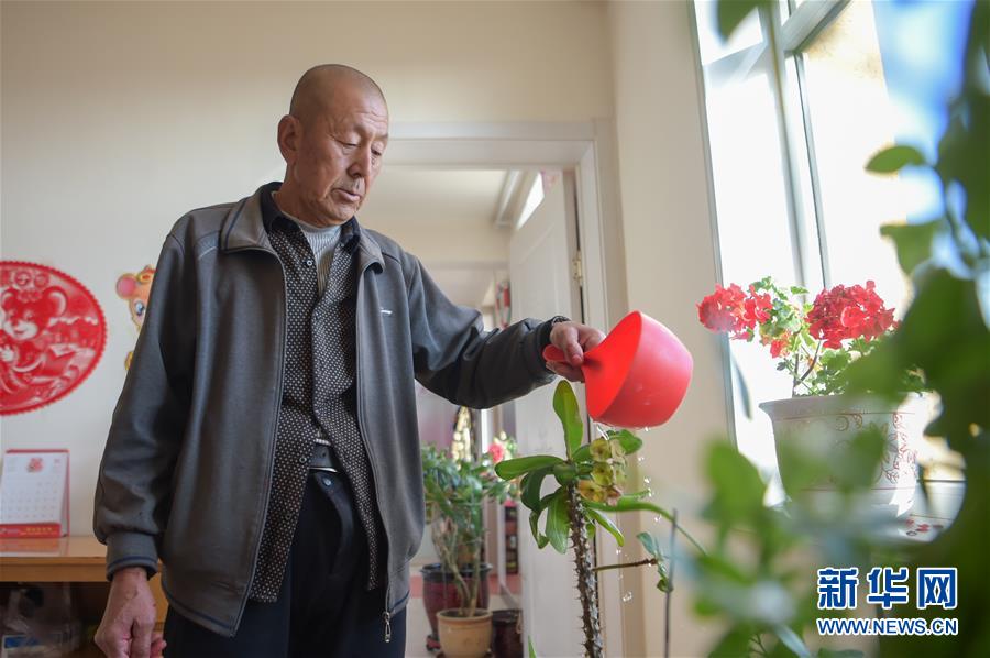 (全面建成小康社会“百城千县万村调研行”·图文互动)(1)“麻烦村”变形记——内蒙古白青尧村的多彩生活