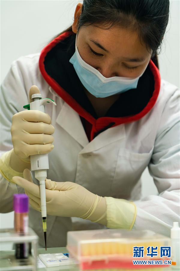 (新华全媒头条·图文互动)(6)不放弃每一位病患——抗艾一线工作者群像扫描