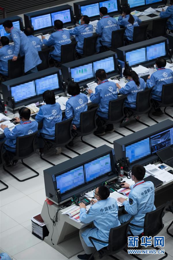 (嫦娥五号探月)(10)嫦娥五号探测器实施动力下降并成功着陆