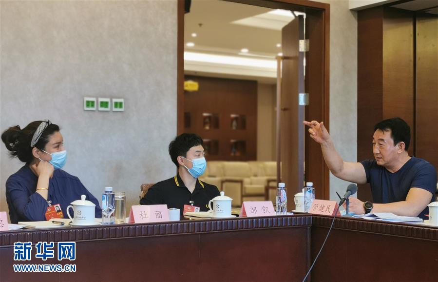 （两会综合报道&middot;图文互动）（3）履职尽责汇聚中国力量&mdash;&mdash;来自全国政协十三届三次会议分组审议现场的报告