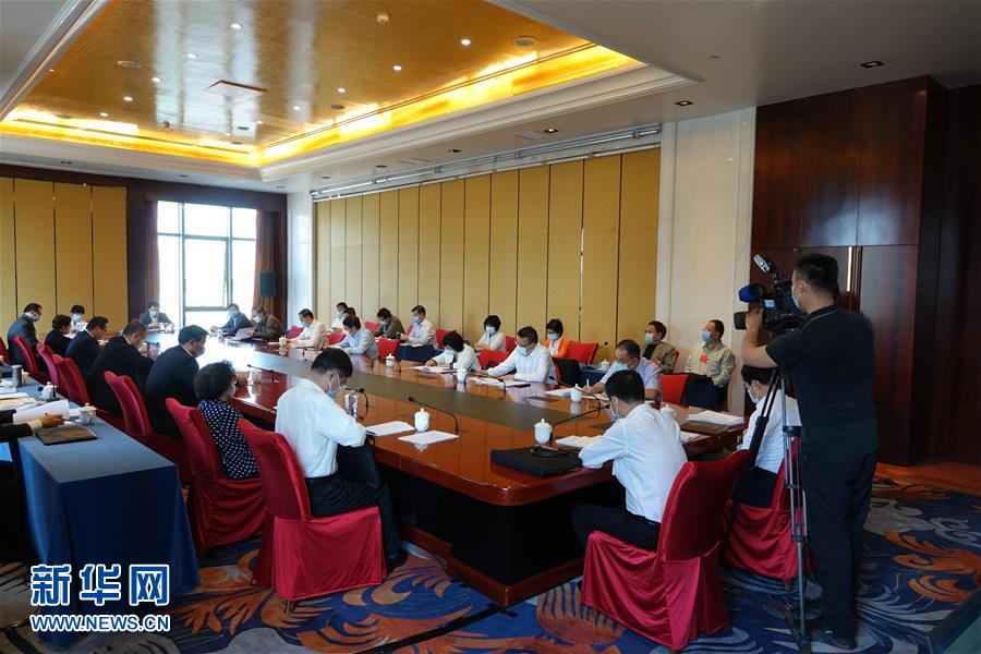 （两会综合报道&middot;图文互动）（5）履职尽责汇聚中国力量&mdash;&mdash;来自全国政协十三届三次会议分组审议现场的报告