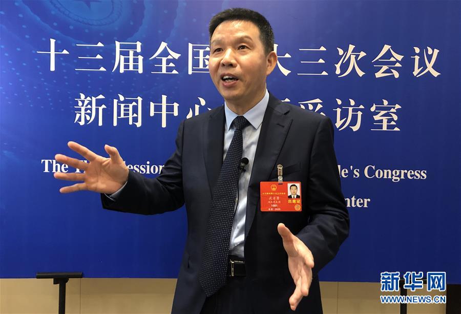 （两会&middot;热点画报）（8）代表委员建言统筹做好经济社会发展工作