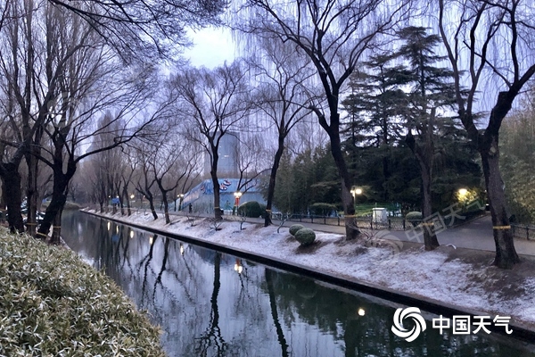 北京雨雪中午前趋于结束 本周气温如坐“过山车”