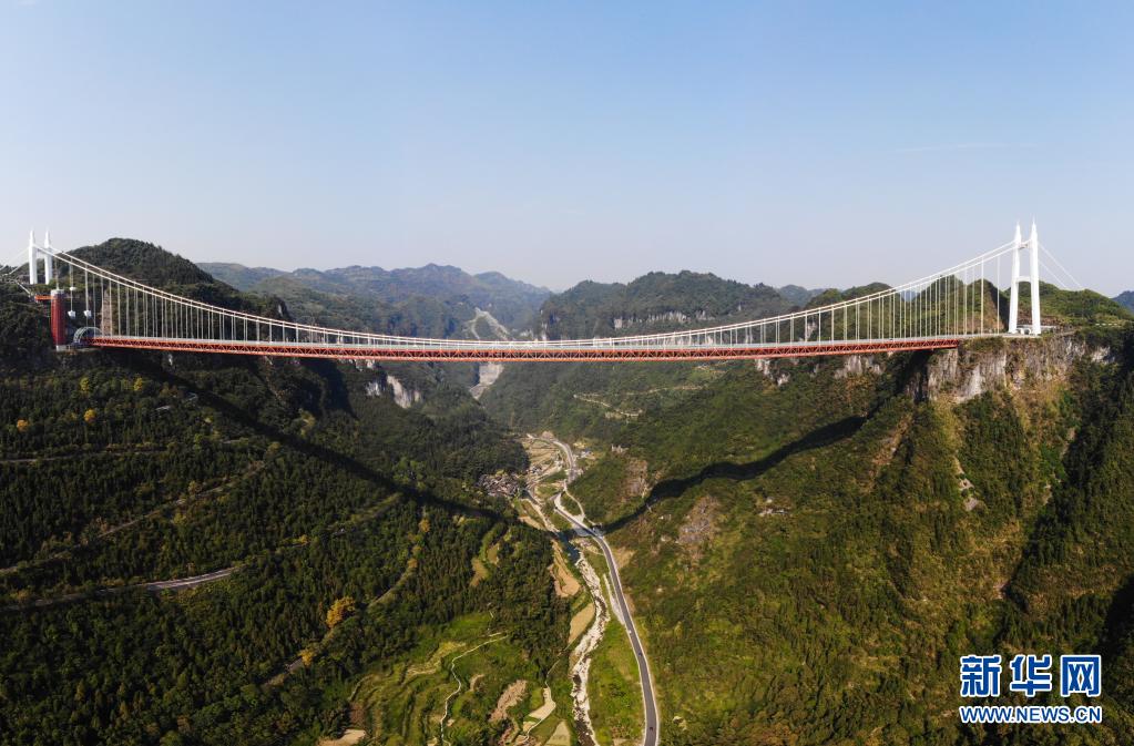 沿着高速看中国丨湖南十八洞村：踏上致富的“高速路”