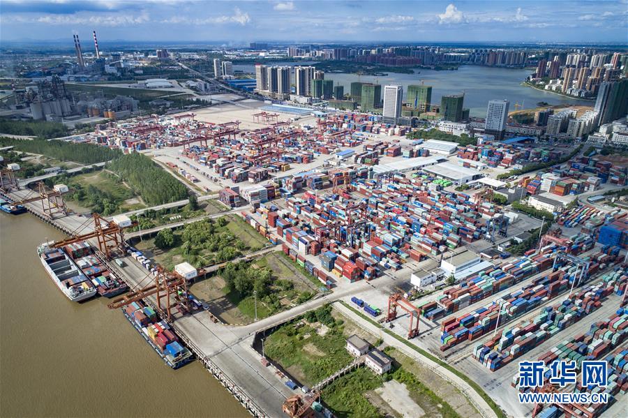 (新华全媒头条·图文互动)(16)中国道路越走越宽广——社会主义中国实践启示录