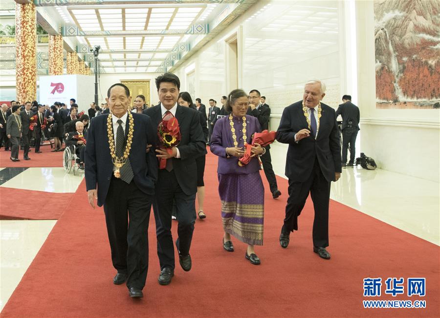 （XHDW）（30）国家勋章和国家荣誉称号颁授仪式在京举行