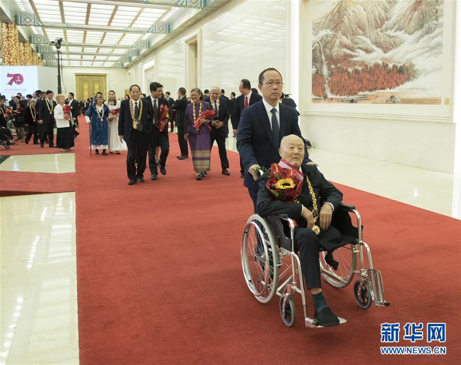 （XHDW）（32）国家勋章和国家荣誉称号颁授仪式在京举行