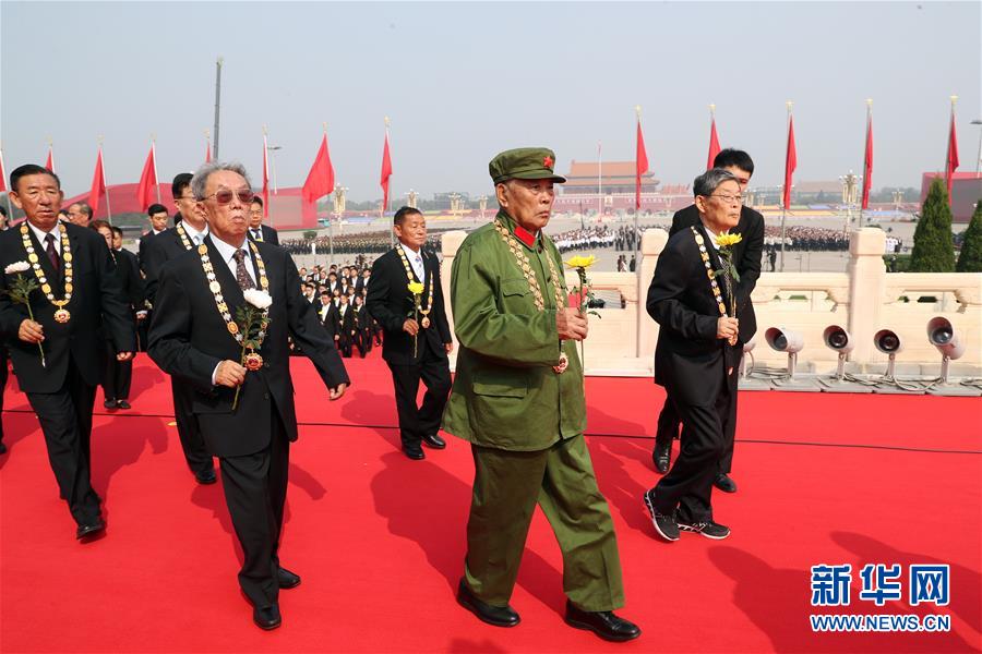 （时政）（18）烈士纪念日向人民英雄敬献花篮仪式在京隆重举行