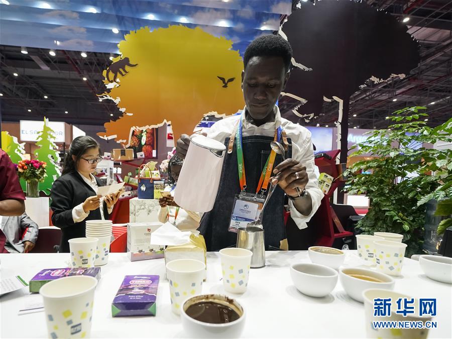 （新华全媒头条&middot;图文互动）（7）人间正道 浩荡前行&mdash;&mdash;习近平主席出席首届中国国际进口博览会纪实