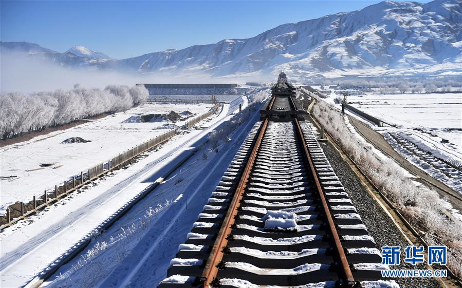 (新华全媒头条·图文互动)(13)风正一帆悬——以习近平同志为核心的党中央治国理政一年间