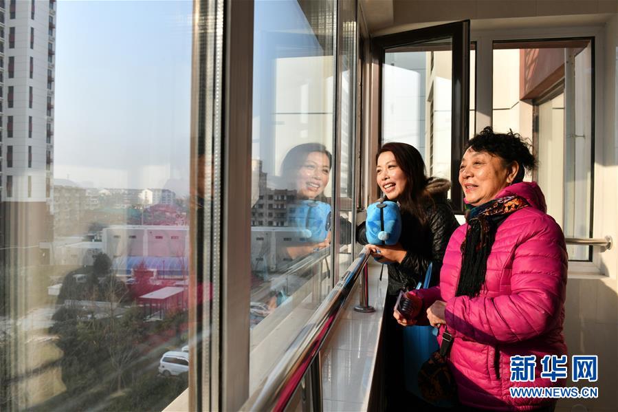 (新华全媒头条·图文互动)(10)风正一帆悬——以习近平同志为核心的党中央治国理政一年间