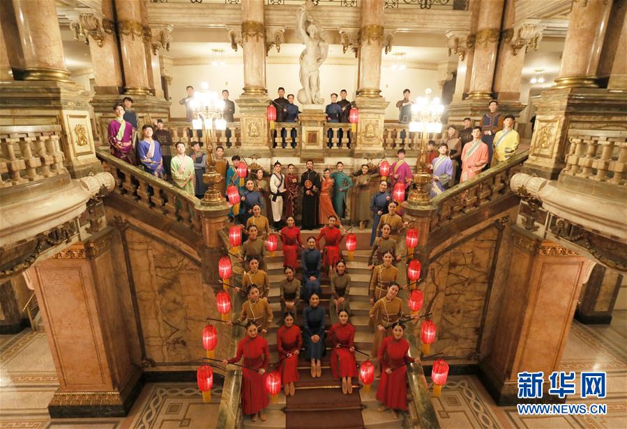 （新华全媒头条&middot;图文互动）（8）特稿：全面提升中希合作交流水平 推动金砖峰会取得丰硕成果&mdash;&mdash;写在习近平主席对希腊进行国事访问并赴巴西出席金砖国家领导人第十一次会晤之际