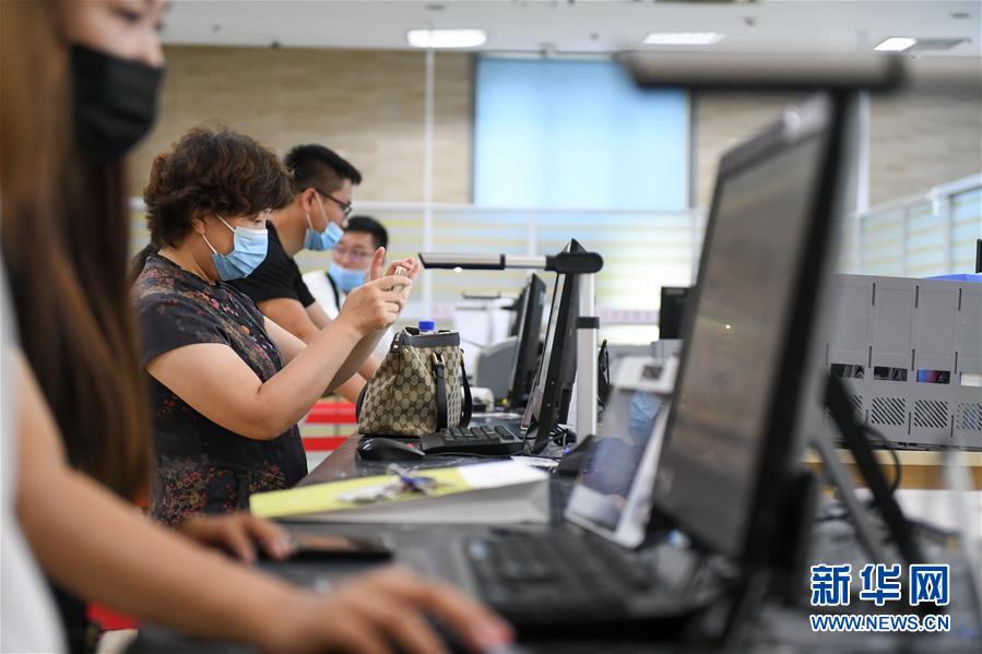 (在习近平新时代中国特色社会主义思想指引下——新时代新作为新篇章·习近平总书记关切事·图文互动)(9)激发每个经济“细胞”的活力——千方百计把市场主体保护好