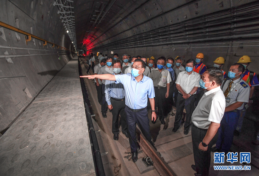 李克强在河南考察并主持召开灾后恢复重建专题会议
