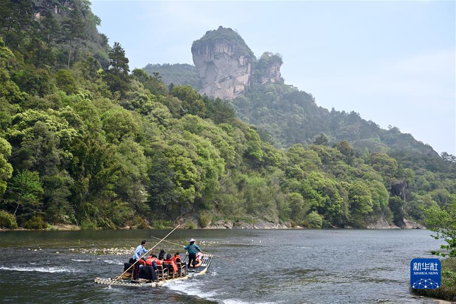 （新华全媒头条&middot;聚焦生物多样性大会&middot;图文互动）（1）携手同行，开启人类高质量发展新征程&mdash;&mdash;习近平主席在《生物多样性公约》第十五次缔约方大会领导人峰会上的主旨讲话解读