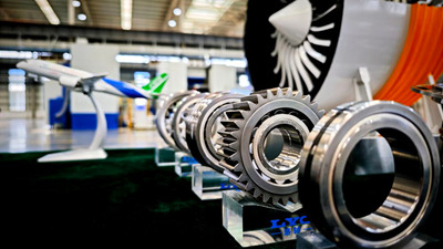 第1视点丨跟随总书记走进洛阳轴承集团 了解先进制造业发展