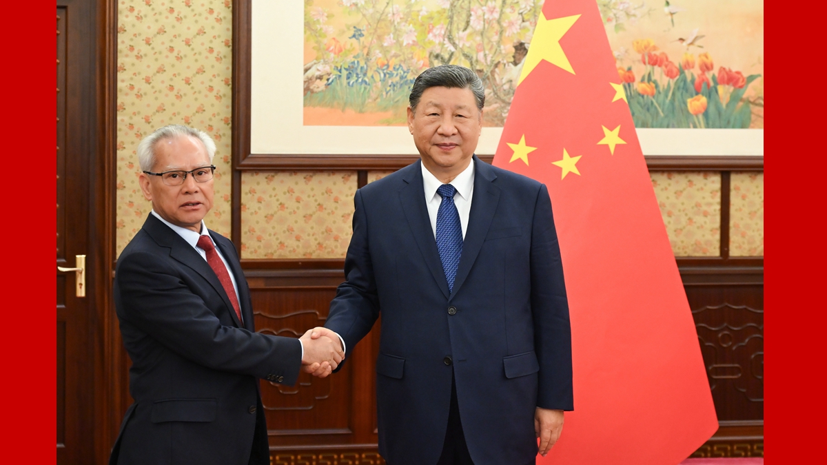 习近平听取岑浩辉述职报告