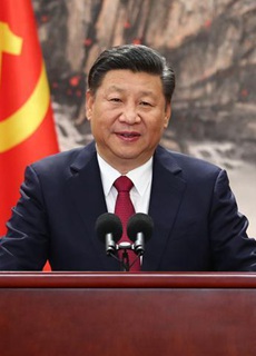 十九届中央政治局常委同中外记者见面