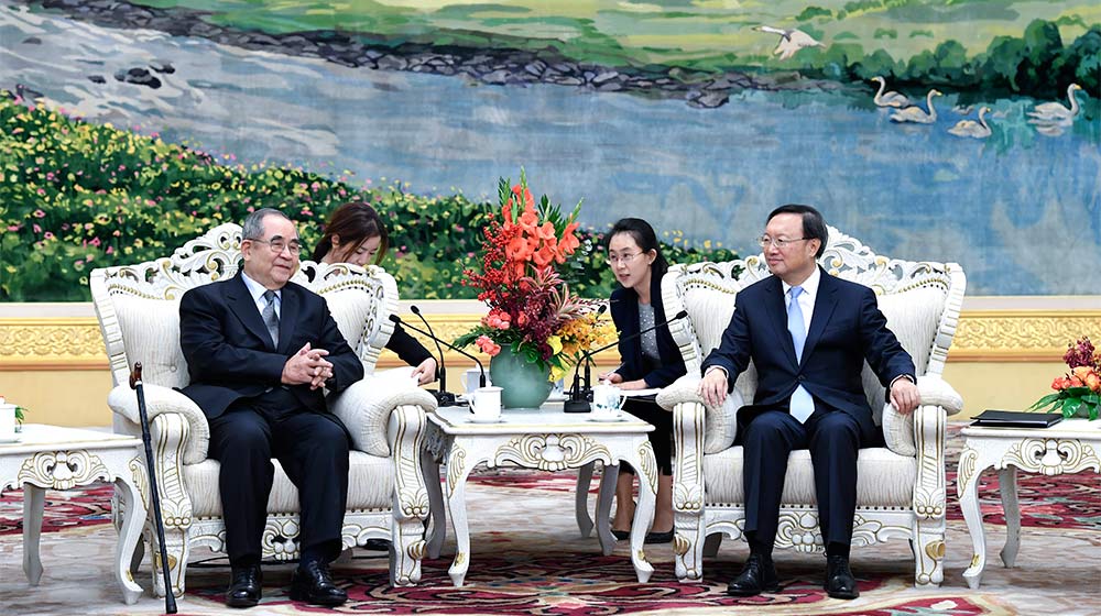 杨洁篪会见韩国前总理李寿成一行