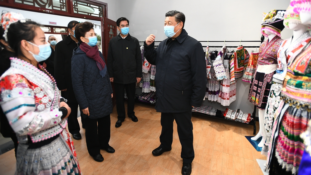 习近平为苗绣点赞：一针一线绣出来，何其精彩