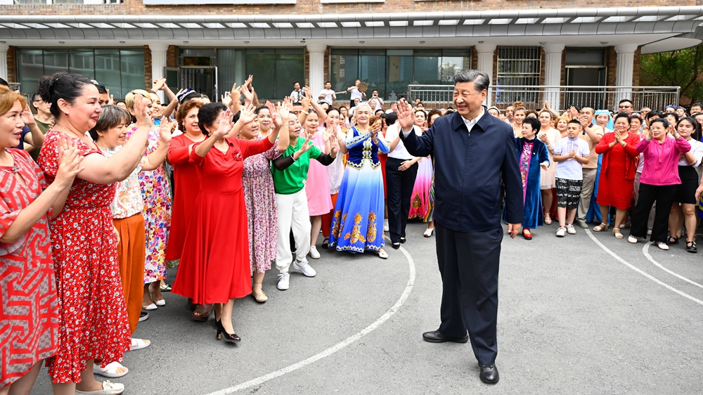 习近平在新疆考察