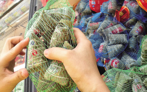 海南：端午劲吹节俭风 粽子包装“不扮阔”