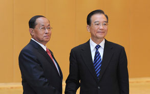 温家宝会见缅甸副总统