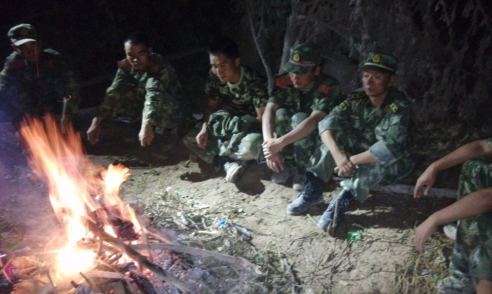 31名武警官兵牛栏江堰塞湖边历险记