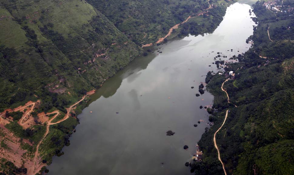 震区航拍照片公布 堰塞湖水位涨势趋缓