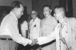 1960年 毛泽东会见老舍、梅兰芳、田汉
