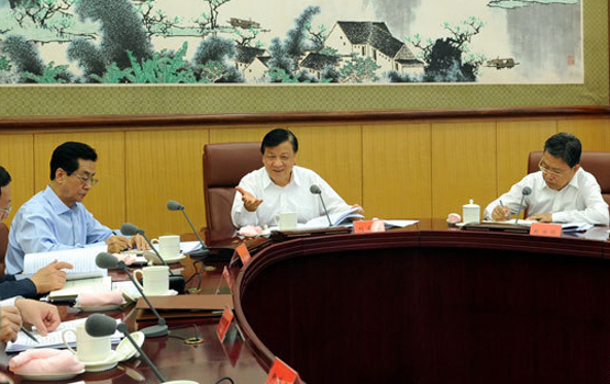 劉雲山主持召開中央黨的群眾路線教育實踐活動領導小組會議
