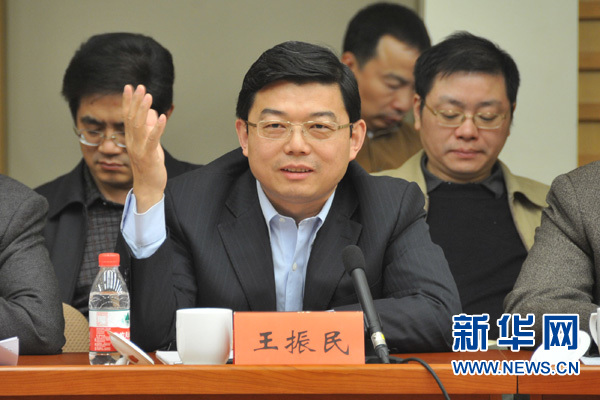 王振民：年轻一代头脑被网络信息绑架很难成才