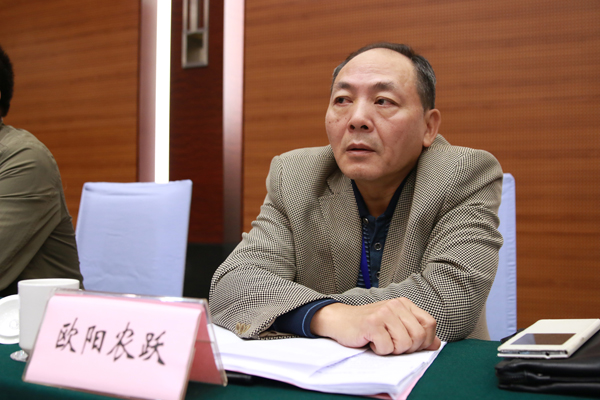 欧阳农跃：把握时代脉搏，讲好中国故事