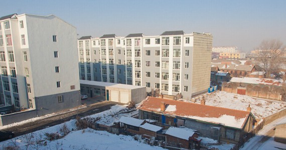 吉林：钉子户被建筑垃圾&ldquo;雪藏&rdquo; 比地下室还低