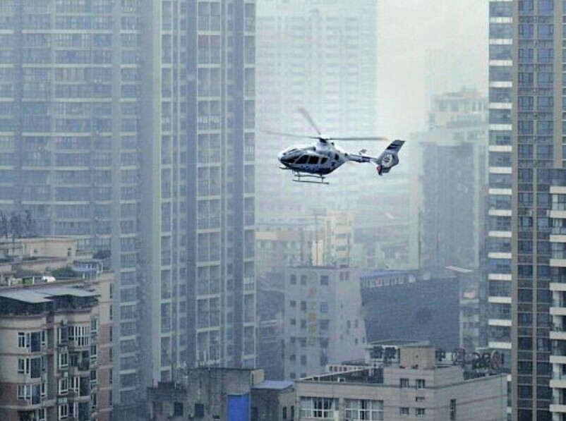 揭秘成都首架警用直升机 可实现空对地打击