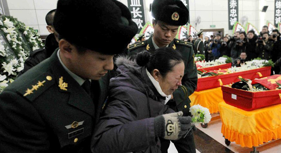 哈尔滨&ldquo;1&middot;2&rdquo;灭火英烈集体追悼会举行