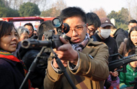 110宣传日 枪支体验受重庆市民热捧