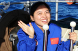 中国首名女潜航员学员下潜归来