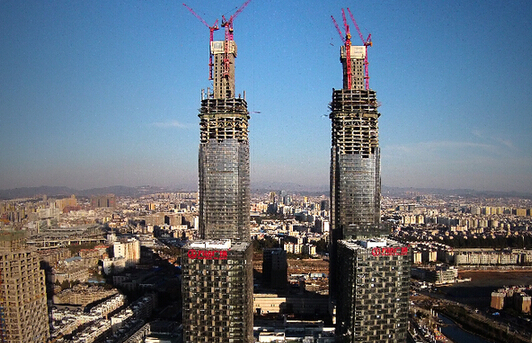 云南第一高楼初长成 万达广场双子塔核心筒封顶