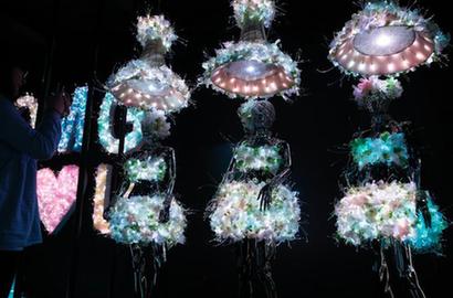 &ldquo;光纤婚纱&rdquo;梦幻亮相夺人眼球