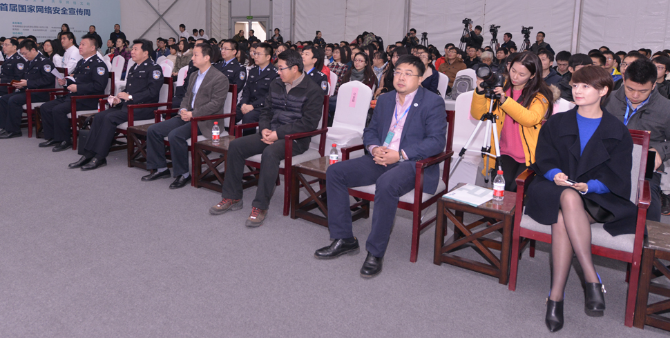 青少年日大讲堂观众翘首以待