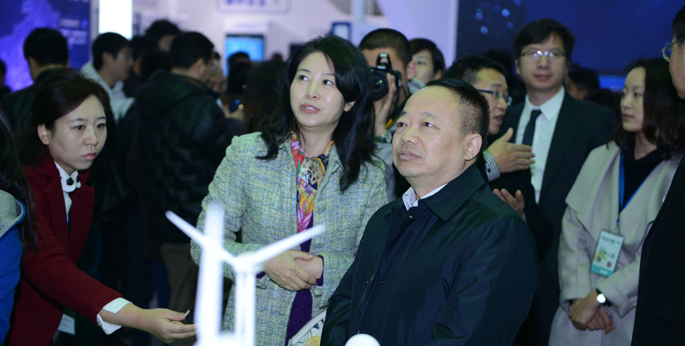 彭波部长观看网络攻击展示