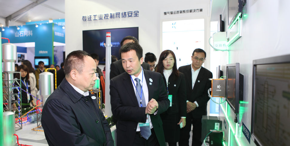 彭波部长听取匡恩公司汇报