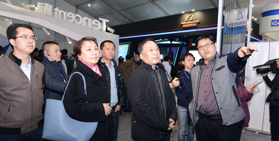 任贤良部长听取CNNIC汇报