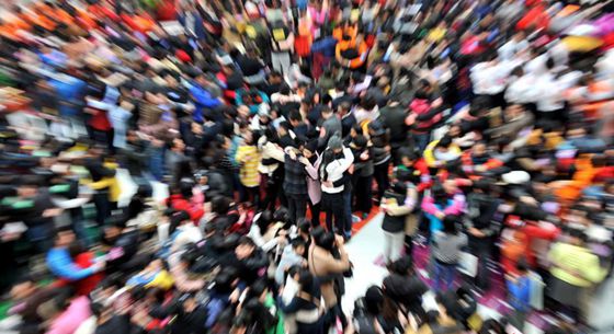 万人为爱拥抱挑战吉尼斯世界纪录