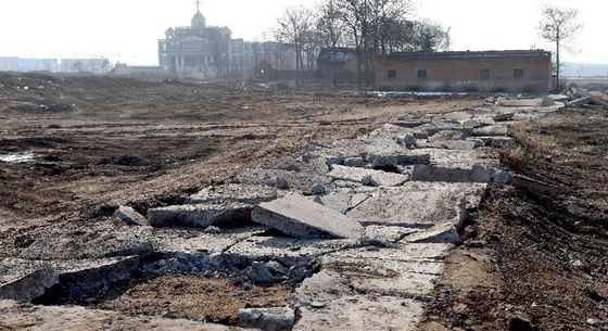 河南开发商私毁公路被指逼迁 声称为了修路