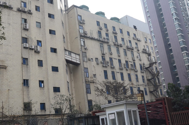 成都&ldquo;最牛空中走廊&rdquo;存在近10年 规划部门着手调查