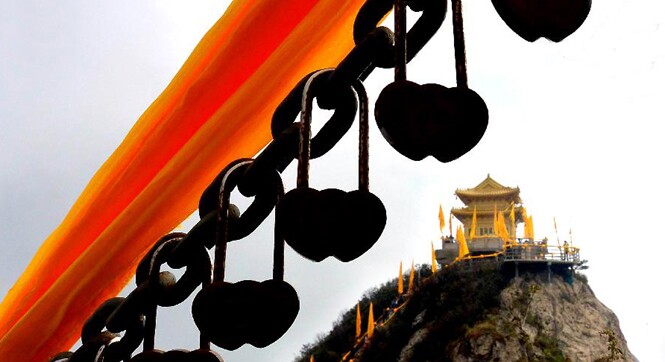 镜头记录全国各地忠贞爱情的象征&ldquo;同心锁&rdquo;