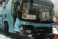 哈伊高速公路大客车侧翻 致4人死亡27人受伤(图)