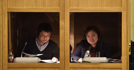 2015年两会：&ldquo;小木屋&rdquo;里的男女翻译